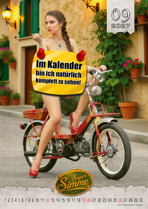 Super Simme 2027 – September mit rotem Moped in mediterraner Kulisse
